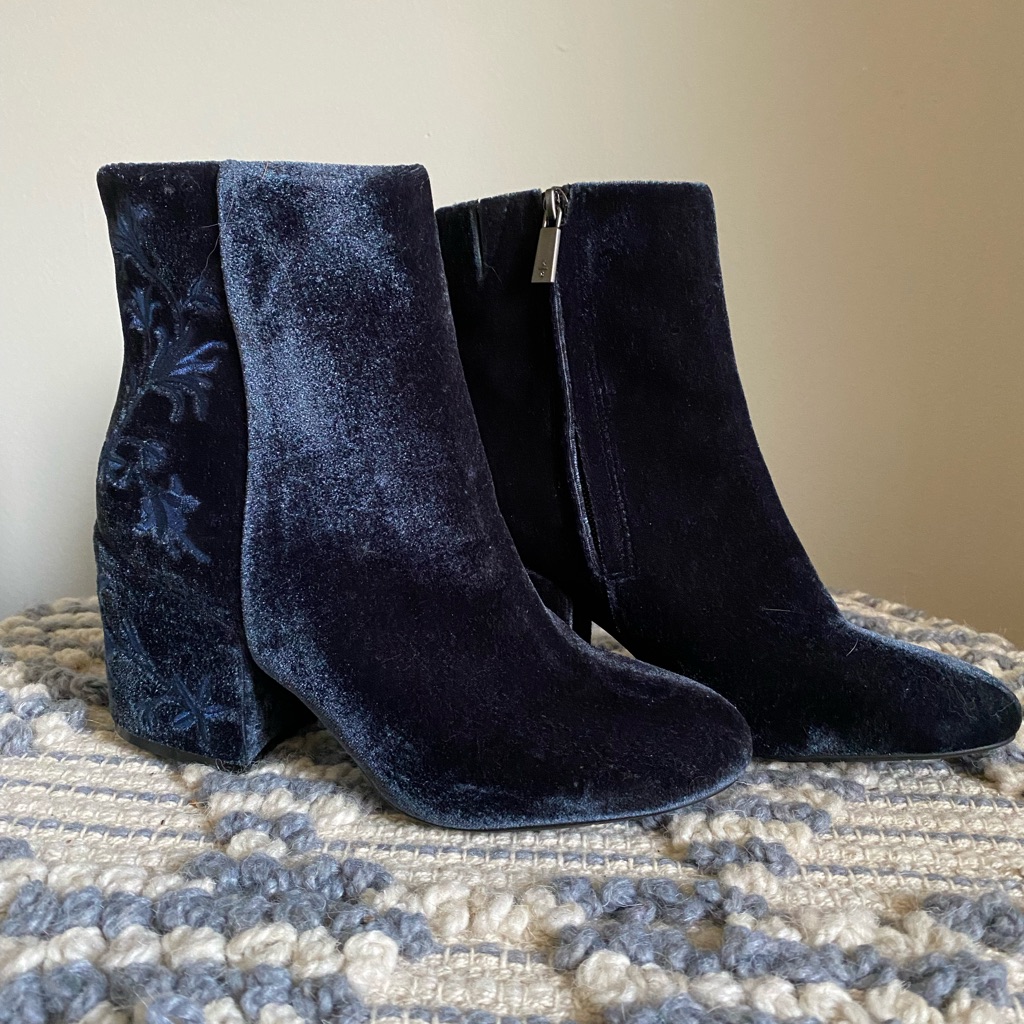 Kenneth Cole New York Brand New Navy Blue Flowered Velvet Heeled Booties